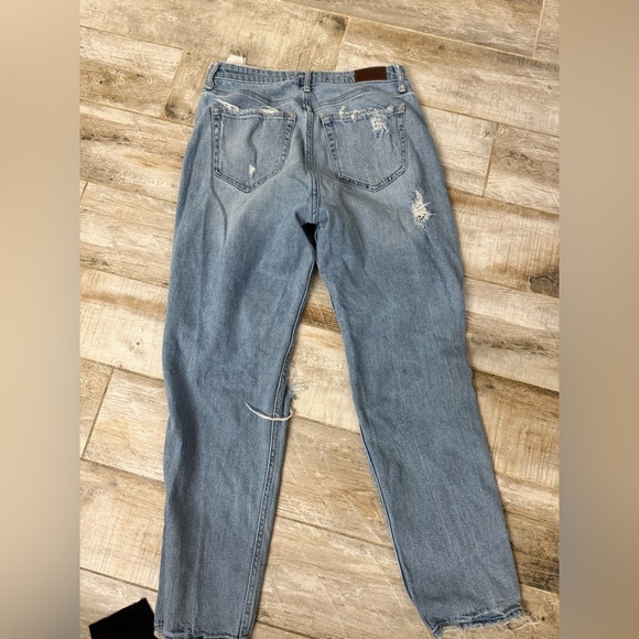 Hollister Light Blue Distressed Curvy High Rise Mom Jeans - Picture 3 of 4